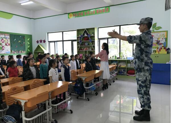 原创
            湖北省荆门市望兵石学校“家校共育” 五彩行动之绿宝石之声——家长讲师团
             