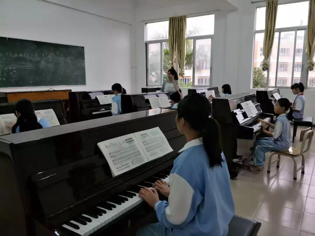 钢琴课