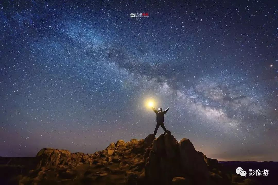 摄影师镜头下的草原星空 浩瀚而灿烂