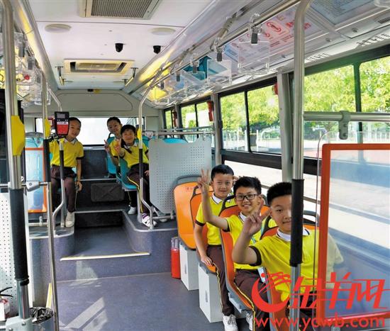 东莞半数学生选择公交出行 上学放学拥堵指数下降
                
                 