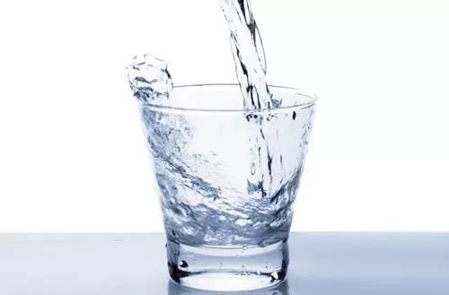 喝多少水可以稀释血液 62be127c478f4649bc766eb4021cc239.jpeg