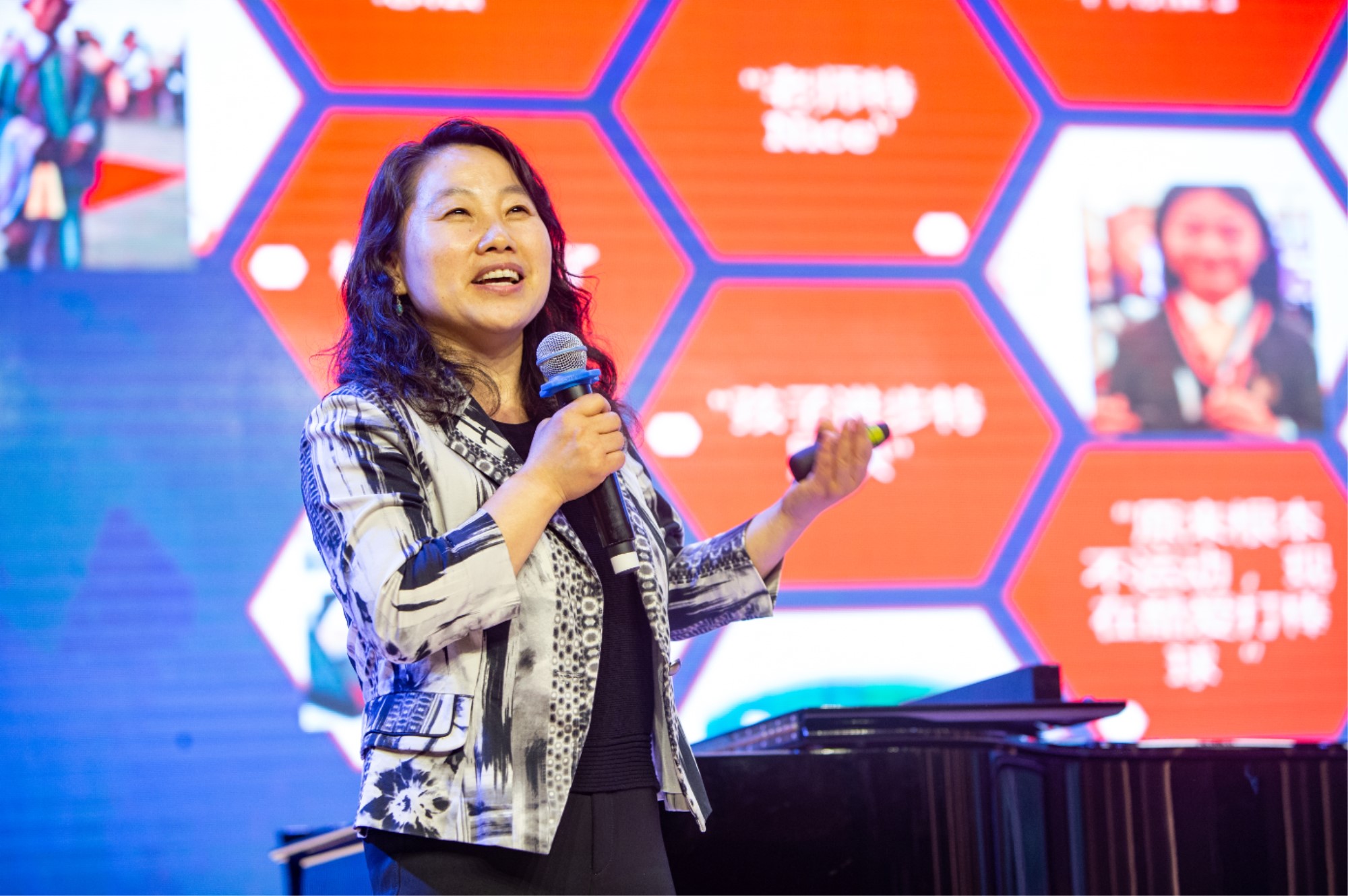 主持人同学martin liu,marina feng,tom wang 北京海淀凯文学校副