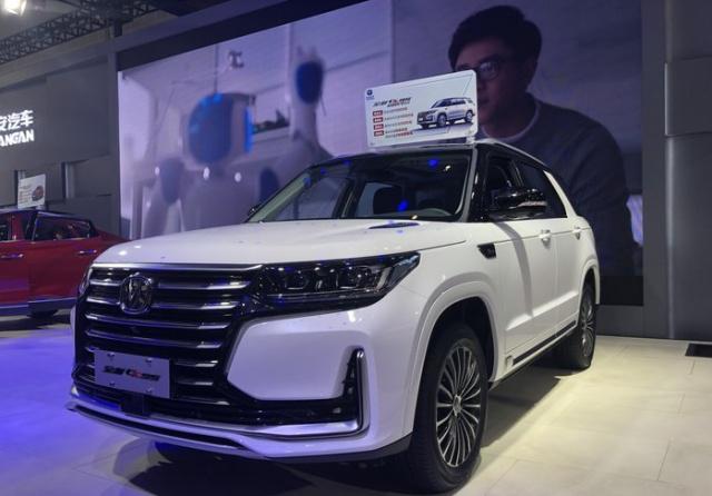 长安cs95改装外观图片,长安cs95中网改装图片 全新长安cs95:20万以内的家用车,单看外观颜值就是suv首选?