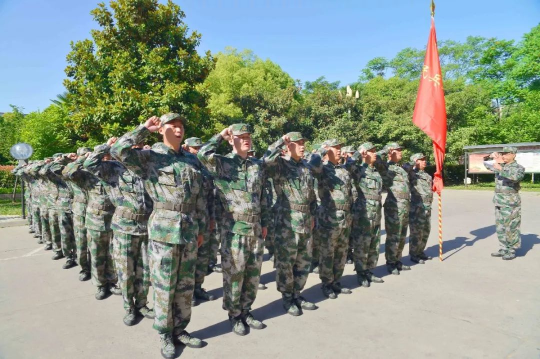 民兵点验展风采铿锵誓言铸使命住建局举行民兵整组点验大会