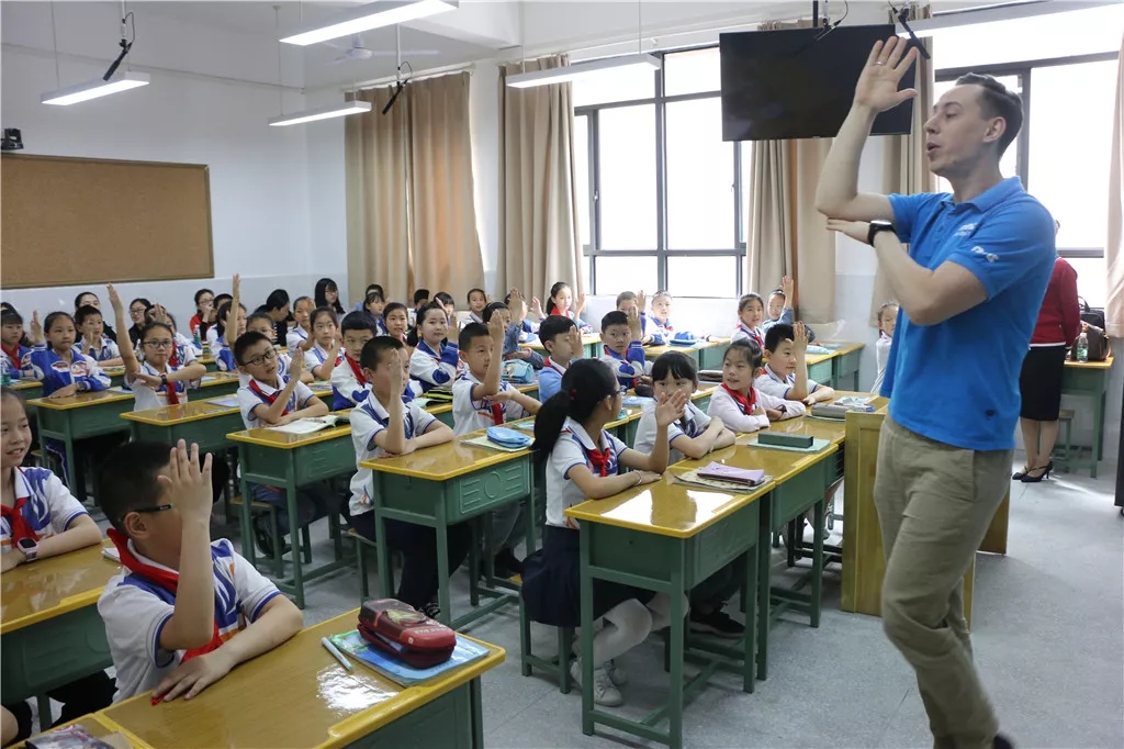 教学教研深度融合，瑞美森英语“双师”课堂走进通江县实验小学！
                
                