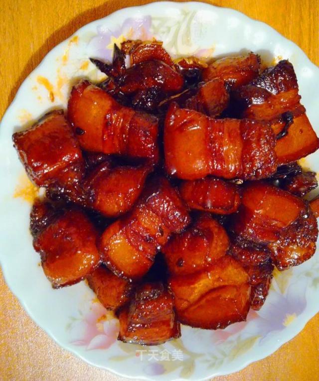 做红烧肉最忌焯水 83a27f0613fc4fa897bbb8bca070a5ca.jpeg