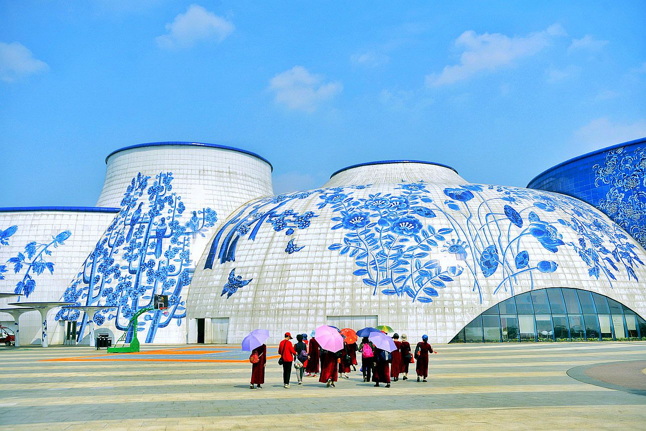 【实拍】花400亿打造世界最大“青花瓷”，何时成为旅游打卡地