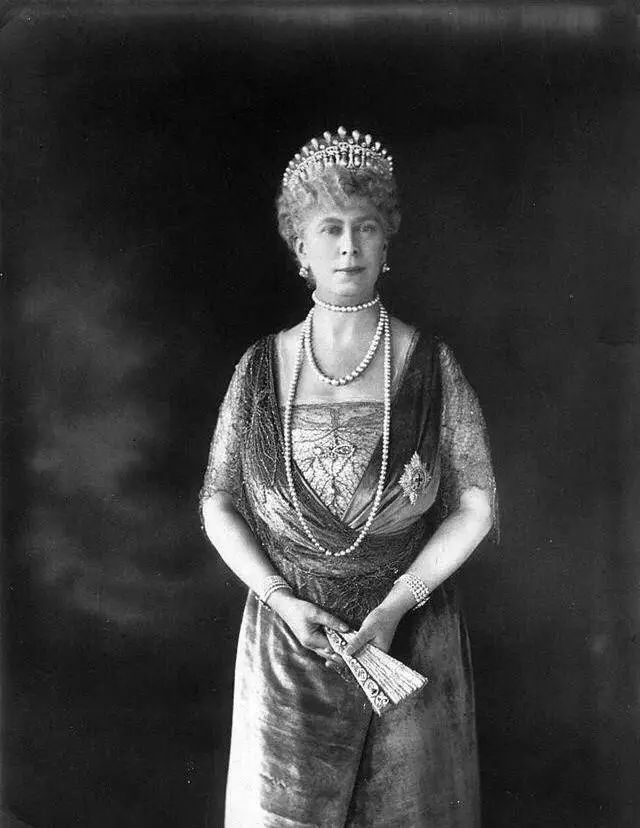1930-温莎公爵夫人的长裙