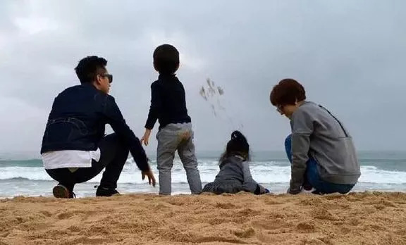 怀上二胎后,女儿问妈妈最爱的是谁?如何平衡好两个孩子的爱成了关键问题! 申搏Sunbet官网