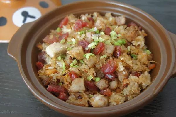 怎么做腊肉米饭 bff46f566d6f4cbbb38f1a2aa9eada60.jpeg