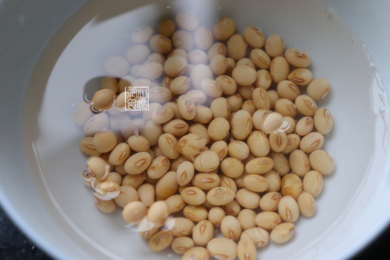 猪脚炖黄豆汤下奶怎么做的 ce0b5c5f66844846bc5d6365467f9f2c.jpeg