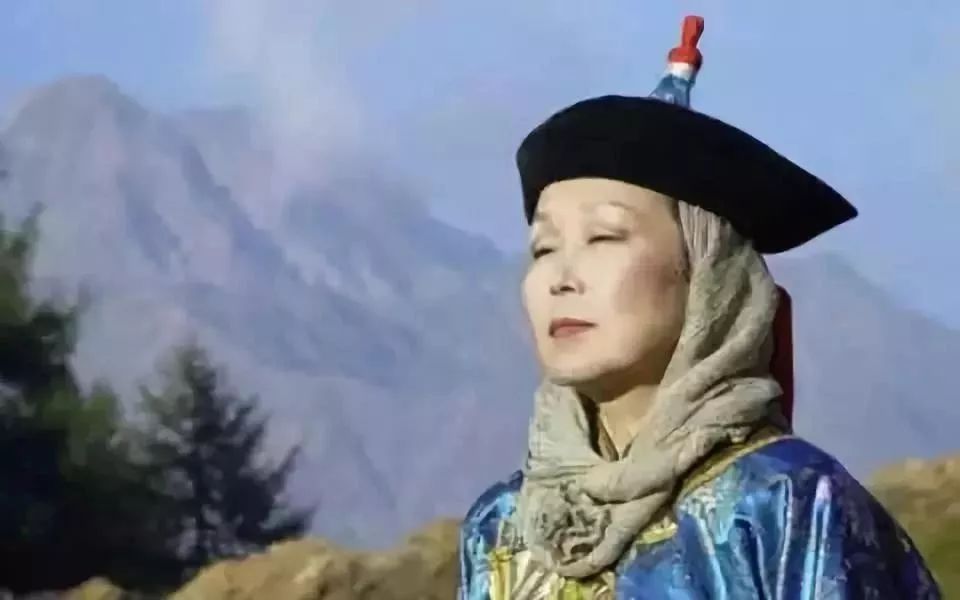 这位光头酷大妈珊寇,真正的用生命在歌唱 | 着调