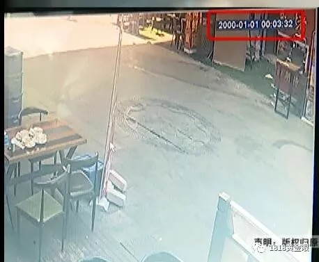                     一家人去下馆子，宝宝被水烫了，多处二度烫伤
