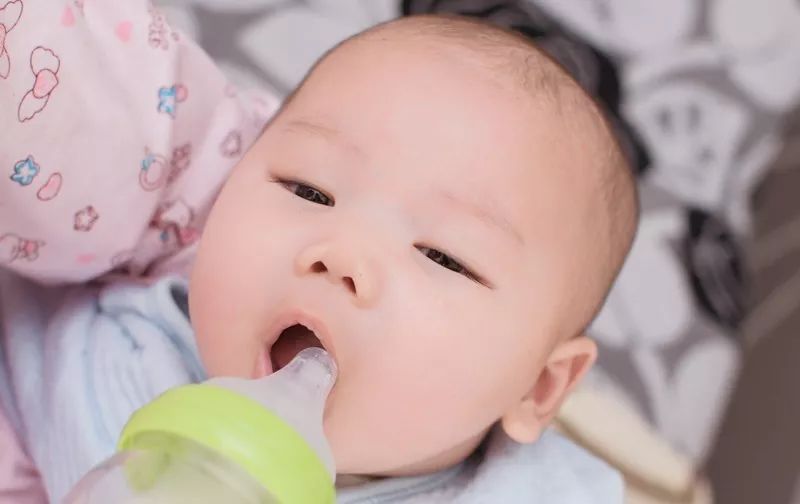                     婴儿摇晃症？谈受虐性脑伤