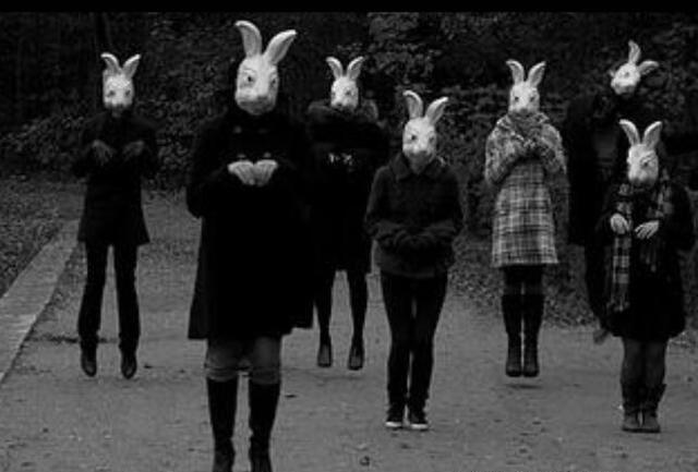 《绝地求生》中,兔子服饰隐藏的恐怖事件,了解后背后有点发凉