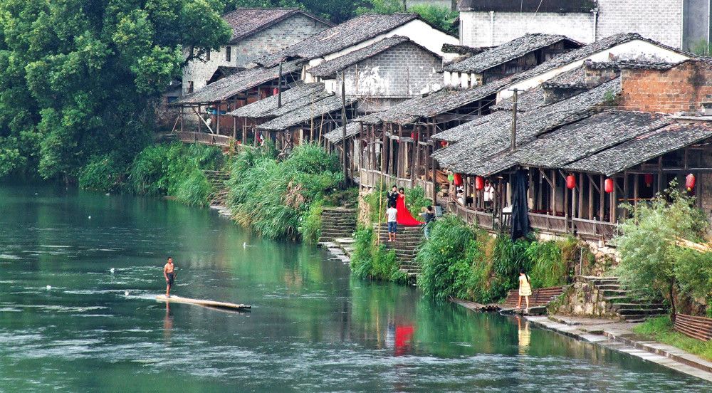 早上用过早餐集合出发前往瑶里,瑶里古镇是徽饶古商道上最为繁华的