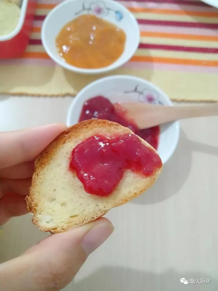 如何制作面包酱 63b72f0af126454cbdce5e60c01aaa7c.jpeg