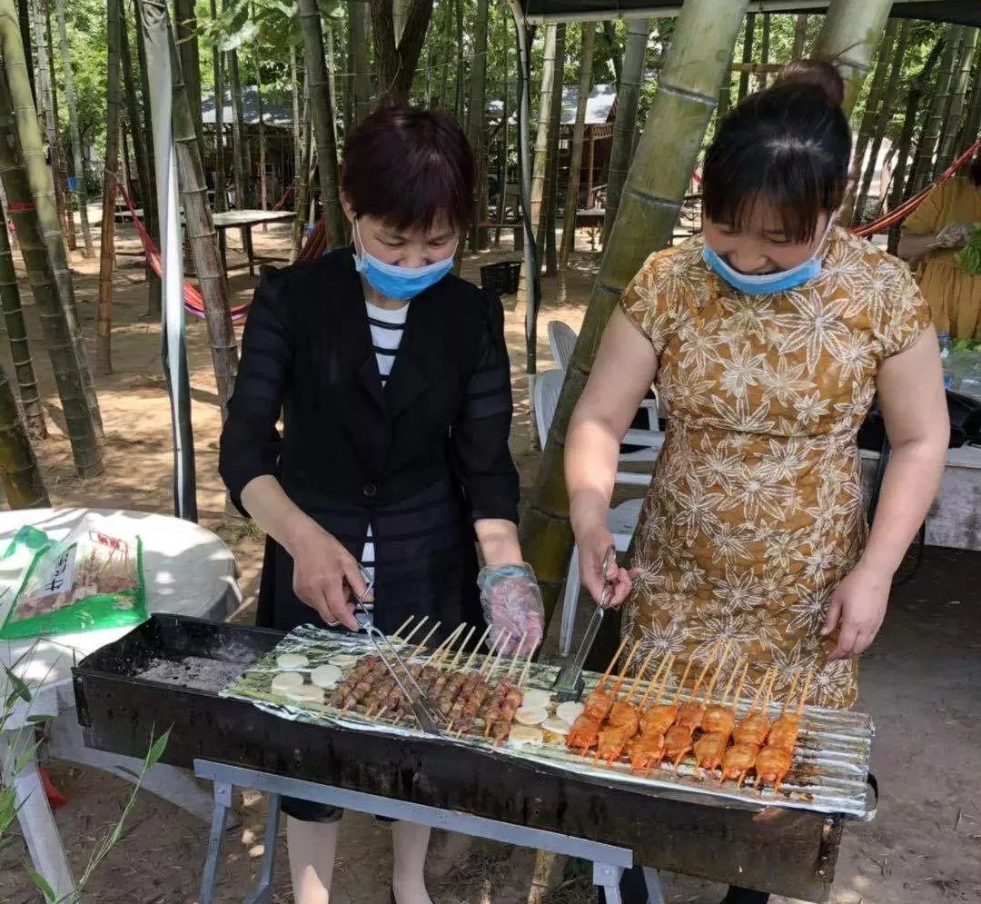 我们的欢乐时光徐舍颐养园龙池山烧烤活动