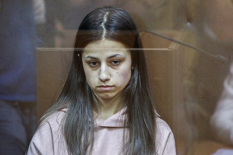 俄罗斯黑帮头目在自家公寓惨死凶手是3个貌美女儿