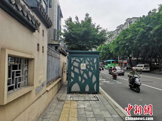 待审批通过后,市政公司将对该高压配电箱予以改造挪位