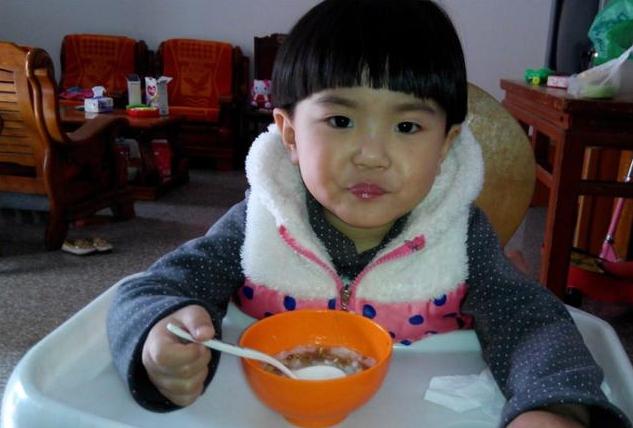                     提醒家长：到了六月，少给孩子吃3物，比泡面还垃圾，积食又咳嗽