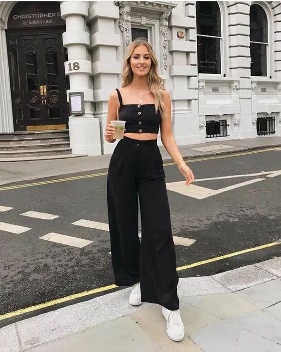 方领衣怎么搭配 92776e70041c4a4a87dc07739250c224.jpeg