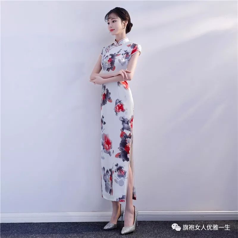 旗袍女子 976e12b5ea7f4ef0b41a21795a1a543e.jpeg