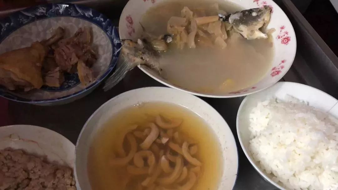 這是親媽！杭州女子曬媽做的月子餐：不給蔬菜水果，坐月子都是這樣？ 親子 第5張