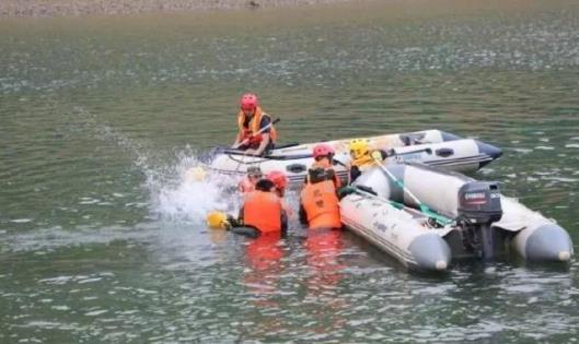 鲁容乡人口_人口普查(3)