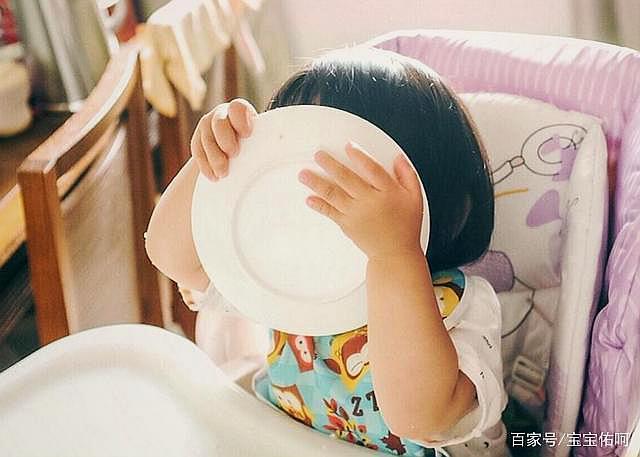                     为何现在积食的孩子越来越多？除了吃得太多，这两种积食更棘手