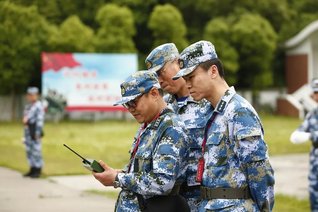 雨中行军实弹打靶这就是海军雷达兵