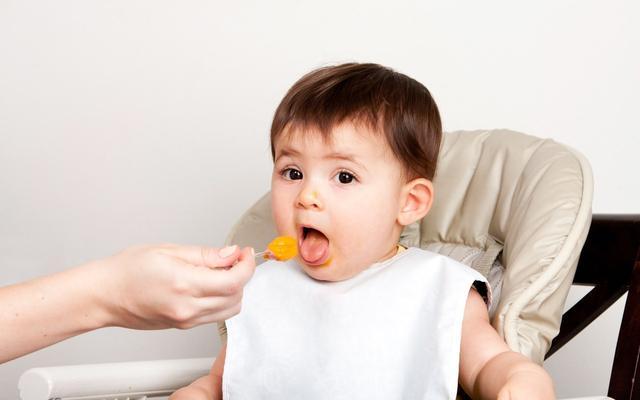                    原创            吃饭的时候，孩子若是有这种表现，家长要当心可能是病