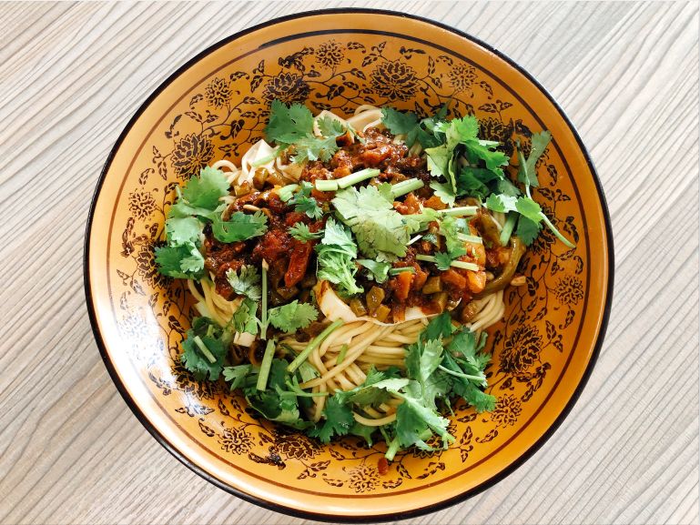 搞事!信阳这几家网红热干面,居然出现在了和美货架上?