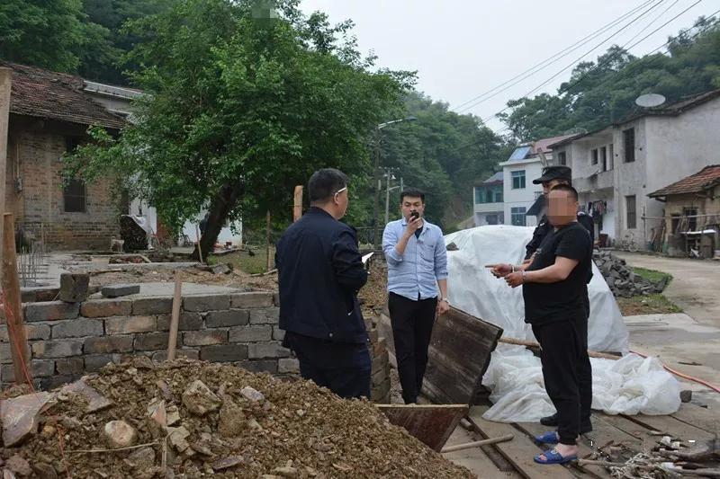 岳阳:临湘警方摧毁一涉黑恶犯罪团伙