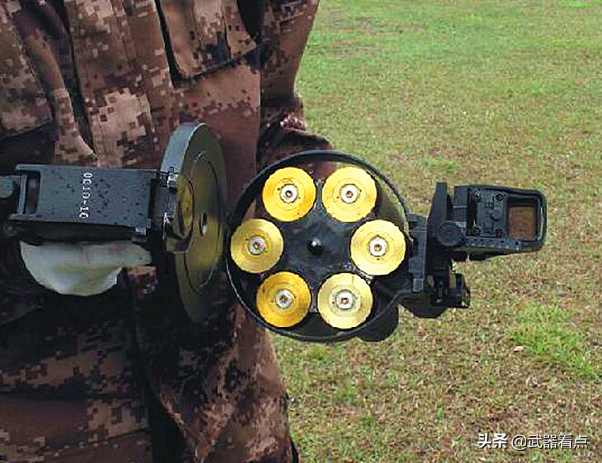 军事丨中国lg4型转轮榴弹发射器,在多国得到极高的赞赏