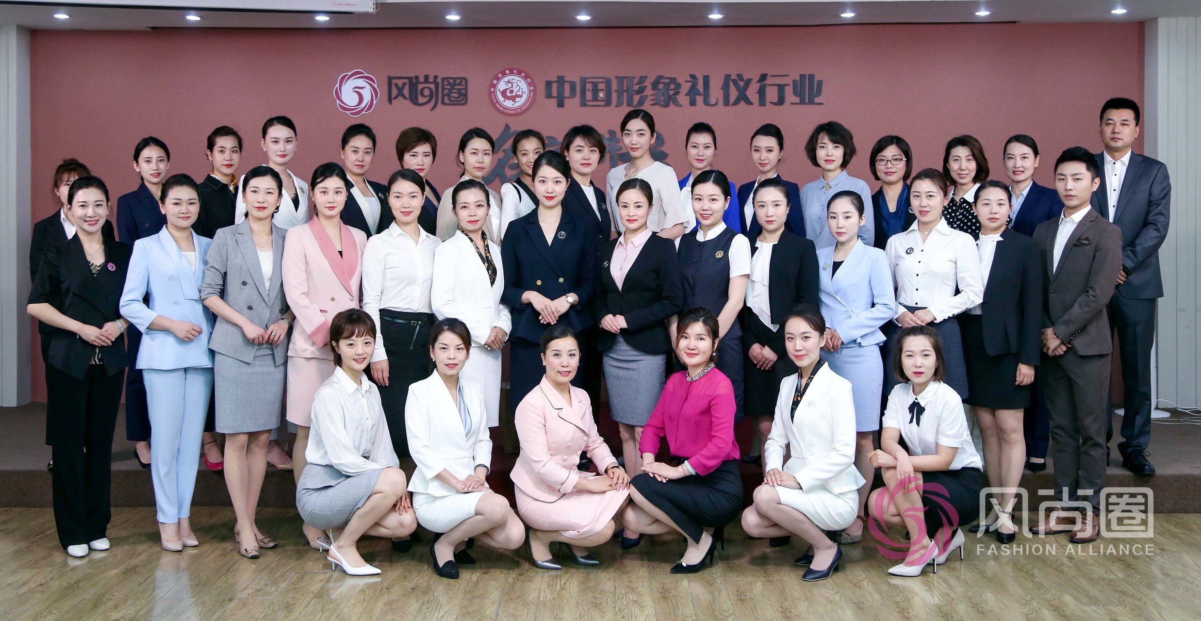 礼仪培训师模拟演讲考试在风尚圈圆满结束