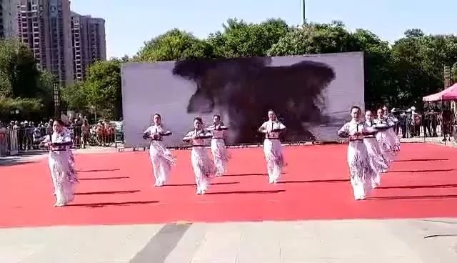 大气恢弘《书简舞》，诗香气息满盈。