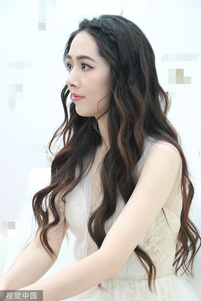 品品这手机生图颜值!郭碧婷穿白纱裙变身仙女本人