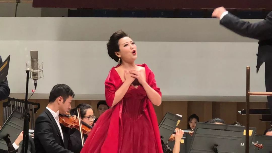 述评:《琴歌流韵 · 艺教传馨》一一抒情花腔女