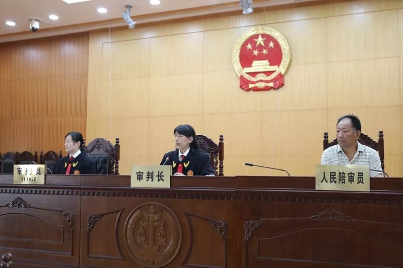 宜兴丁山某健身房老板组建11人恶势力犯罪集团被判刑曾殴打砸玻璃堵