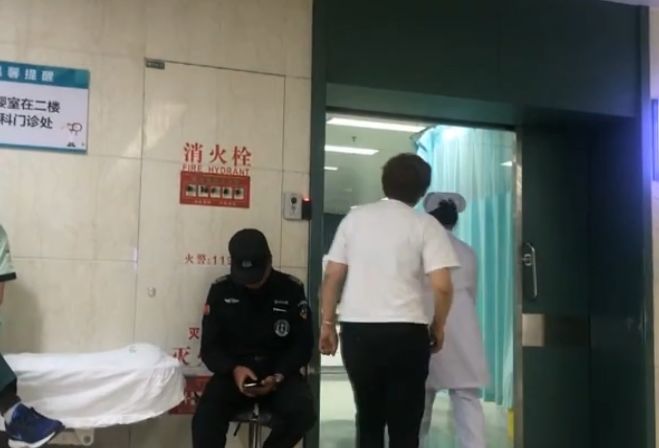                     男婴突然没了心跳，没办法救了！因为奶奶给他吃...