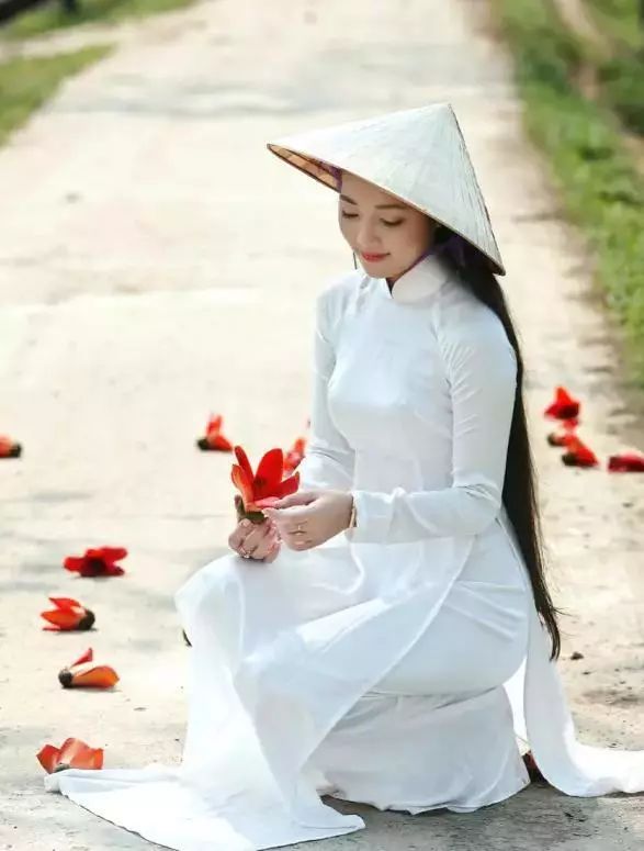 奥黛与旗袍越南与中国传统服装比较