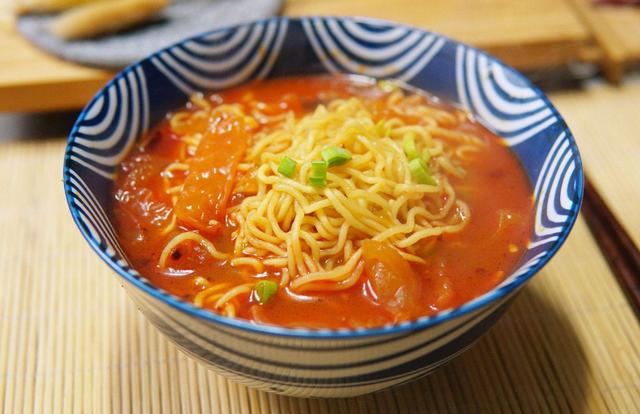 继张云雷后,章子怡吃泡面方法也火了,网友:女神