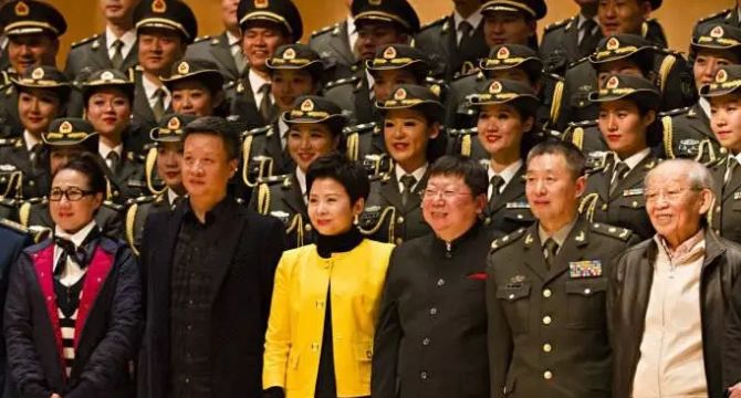 总政歌舞团告别演出场面令人感动