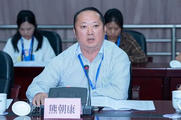 熊朝康:云南省政协委员 文山州政协副主席,民盟文山州委主委三天视察