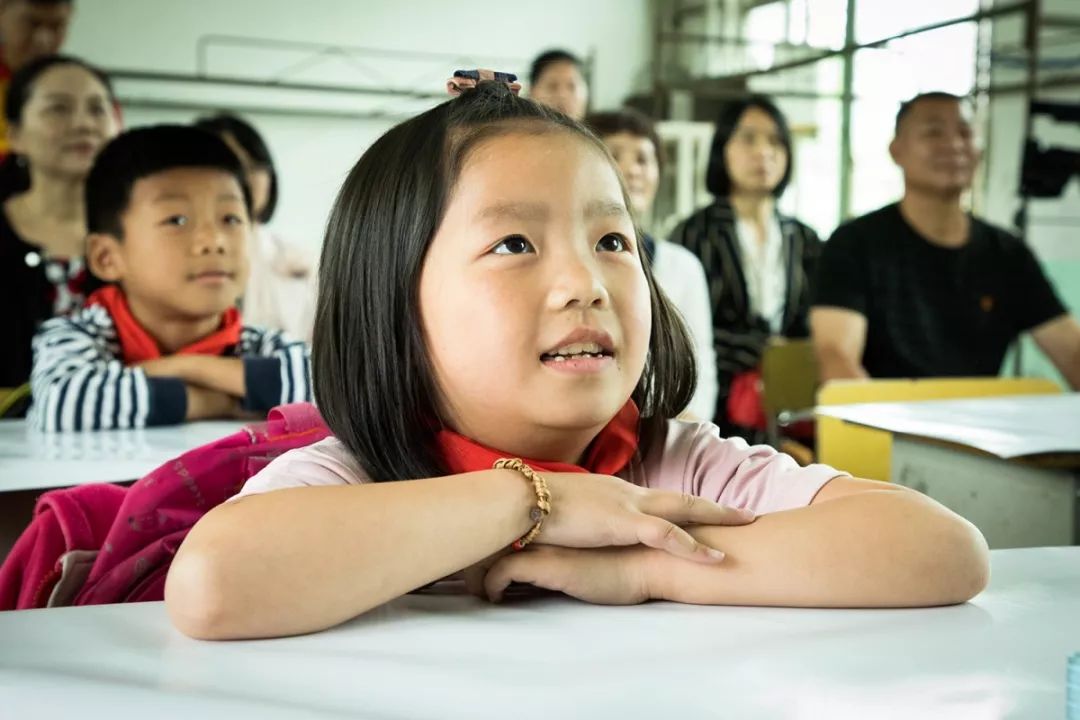 一所只有六名学生的学校，今天笑声爽朗~~
                
                 