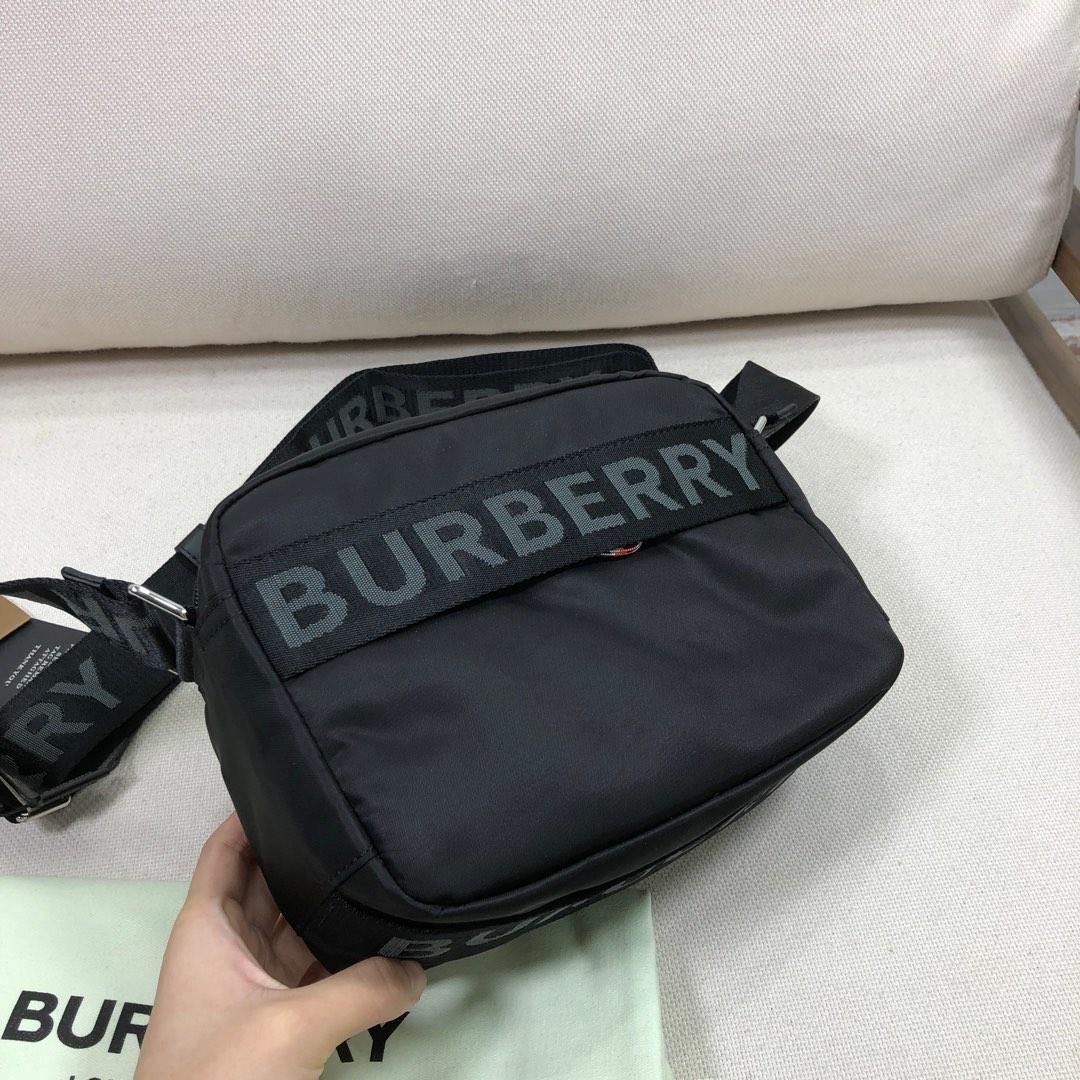 burberry最新tb系列新版男包推荐