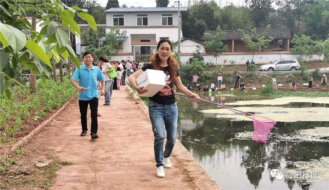找回儿时的记忆,钓虾比赛让你回到童年