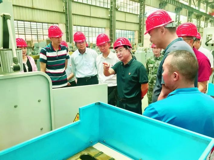 杨斌到禄丰县调研时强调:深入实施“1133”战略 助推全州经济社会发展 优德w88娱乐