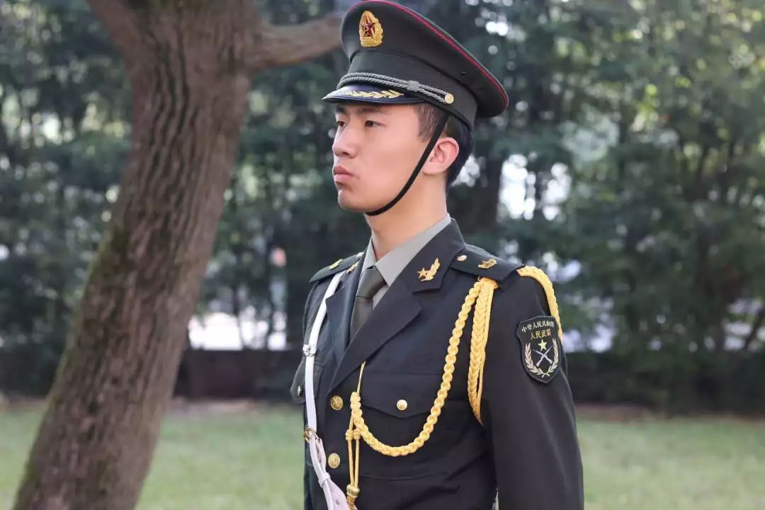 南玉栋—队员,擎旗手,新生代同济人